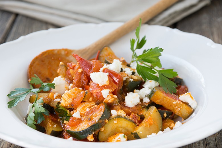 Zucchinipfanne mit Feta
