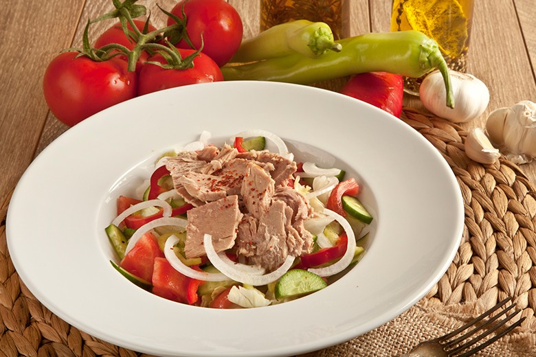 Thunfischsalat mit Gurken