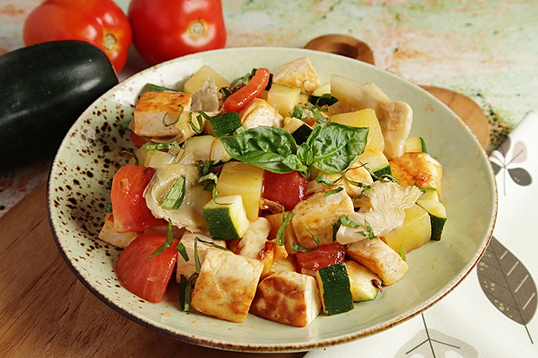 Gemüsepfanne mit Tofu