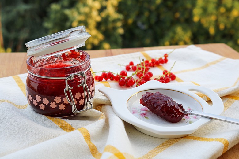 Johannisbeergelee mit Zitronenmelisse