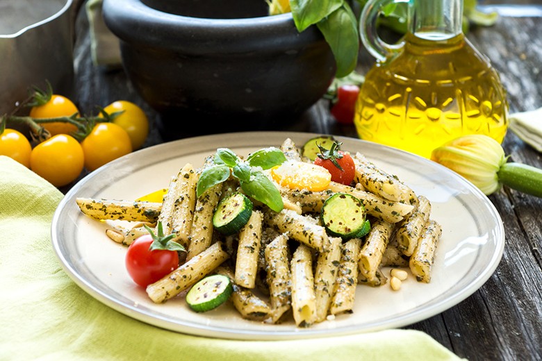 Penne mit Basilikum-Pesto