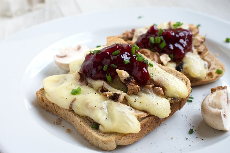 Pilztoast mit Walnüssen