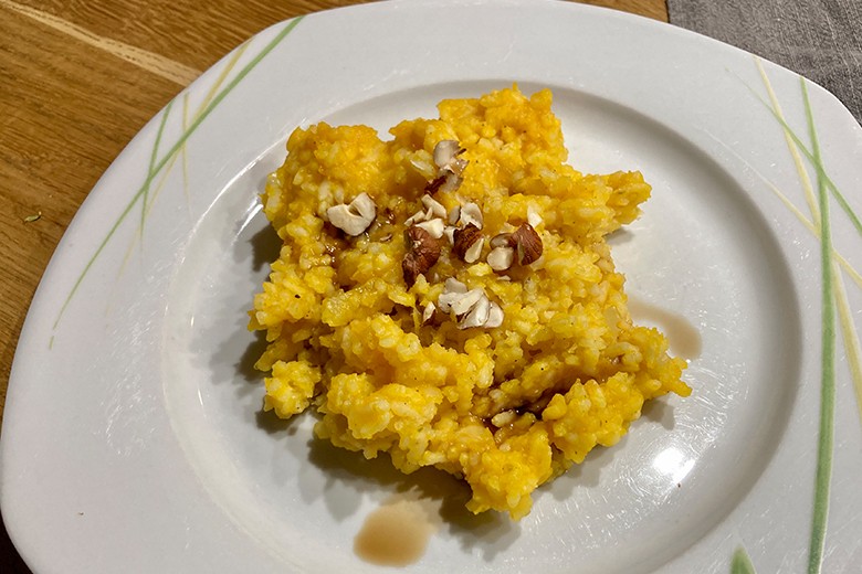 Risotto mit Kürbiscreme und Haselnüssen