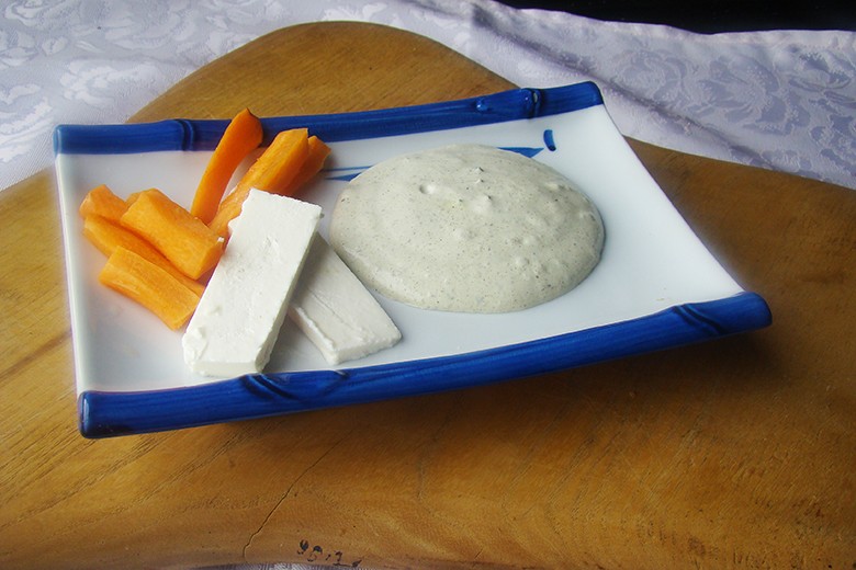 Joghurt-Dip mit Kräutern
