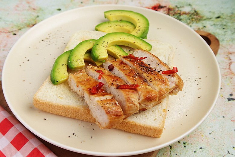 Avocado-Hähnchen-Toast