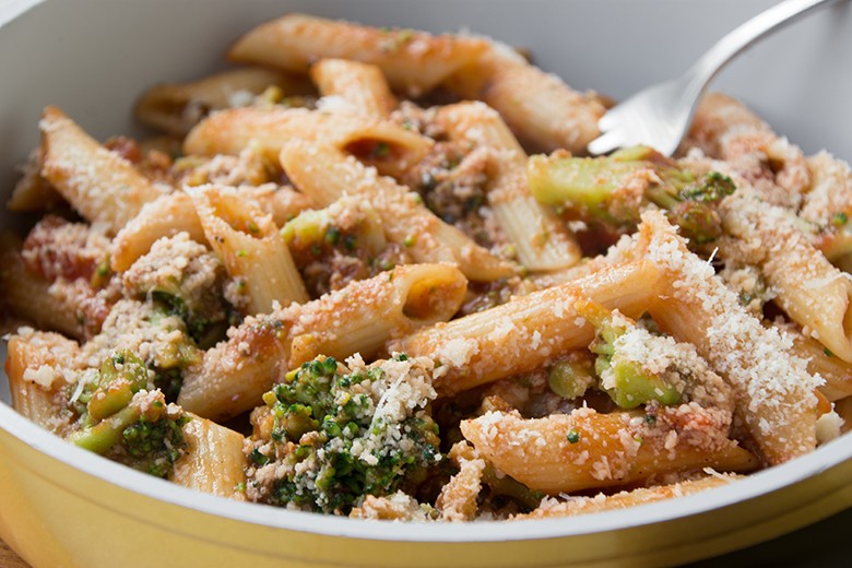 Nudeln mit Tomaten und Brokkoli