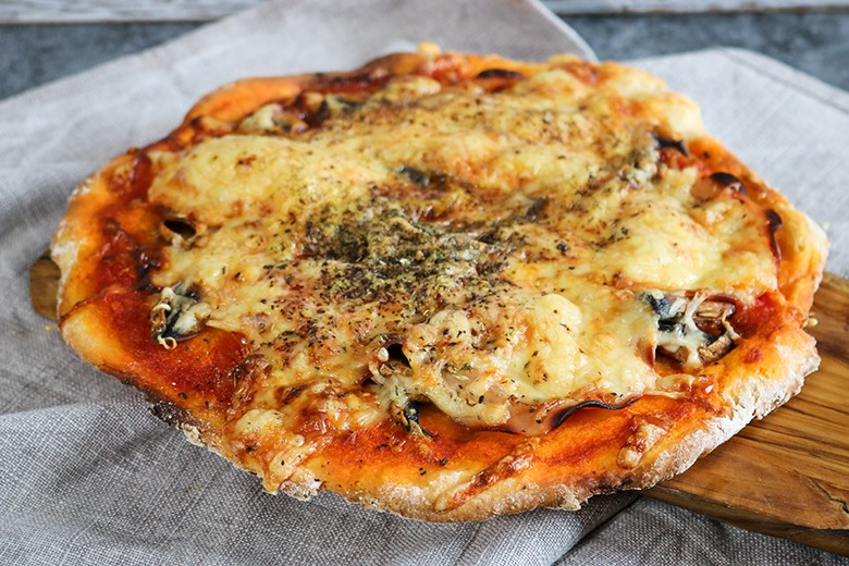 Pfannenpizza mit Joghurt