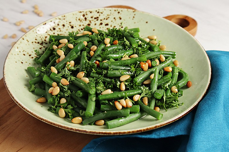 Bohnensalat mit Pinienkernen