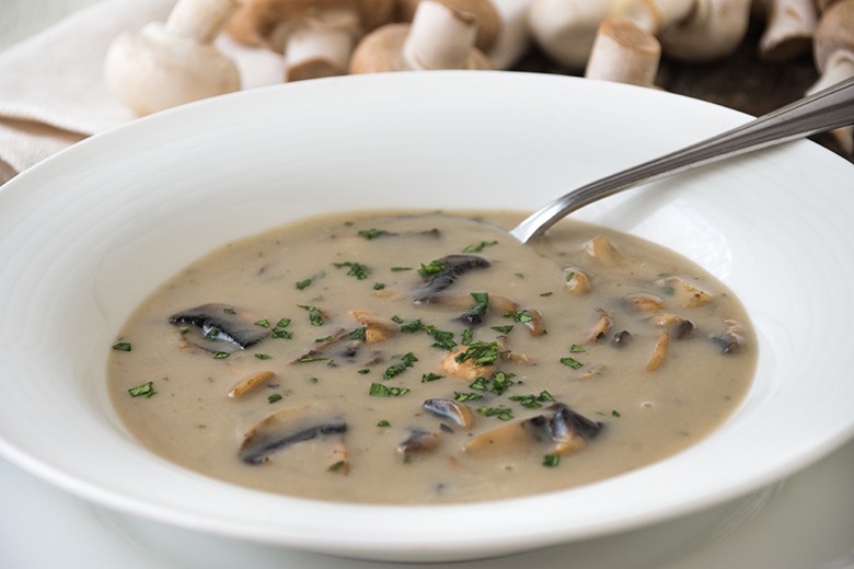 Champignonsuppe mit Schmelzkäse