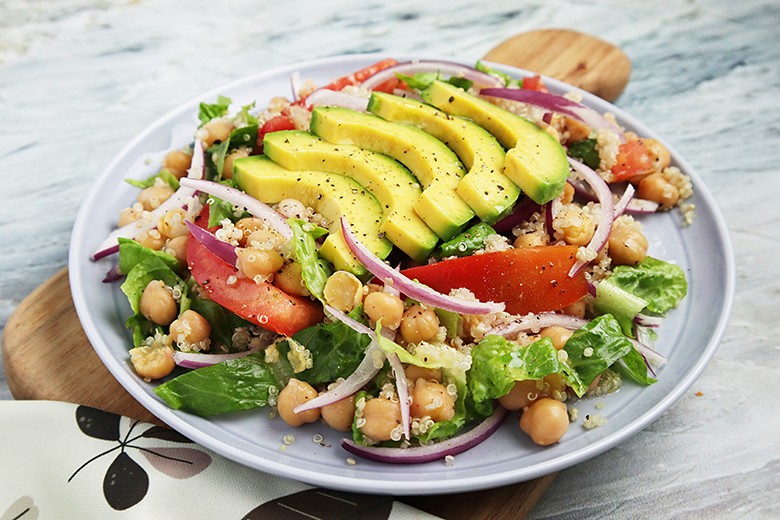 Kichererbsensalat mit Avocado