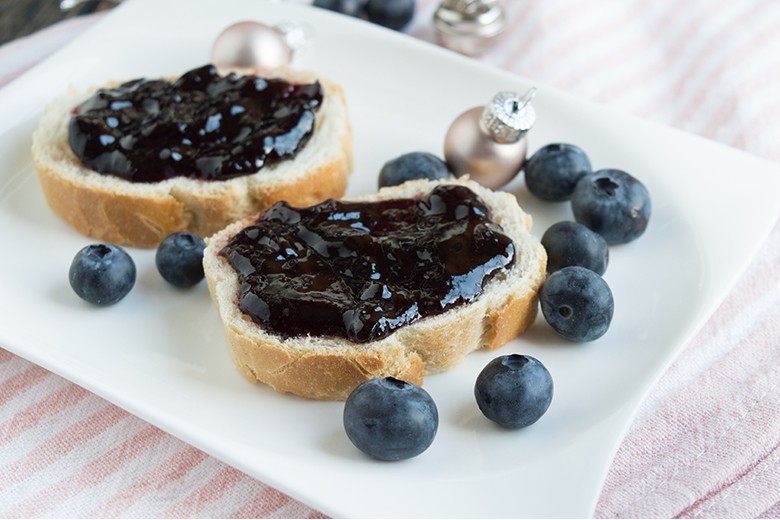 Weihnachtsmarmelade mit Beeren