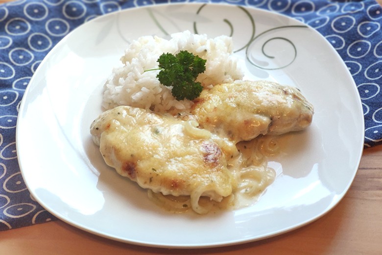 Omas Zwiebel-Sahne-Hähnchen