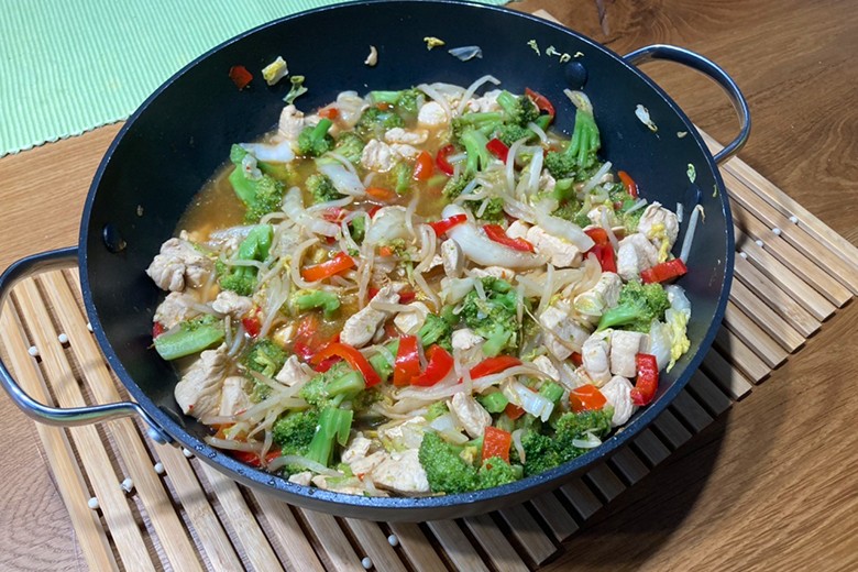 Wok-Hähnchen