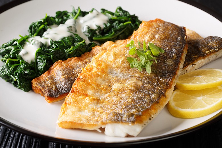 Wolfsbarschfilet mit Spinat