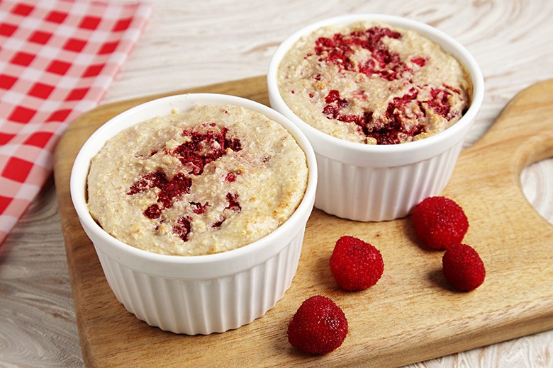 Baked Oatmeal mit Himbeeren