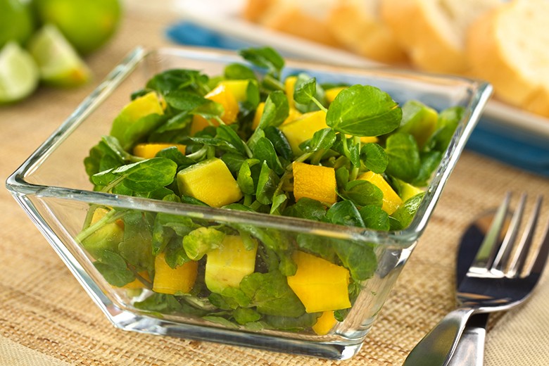 Brunnenkresse-Mango-Salat