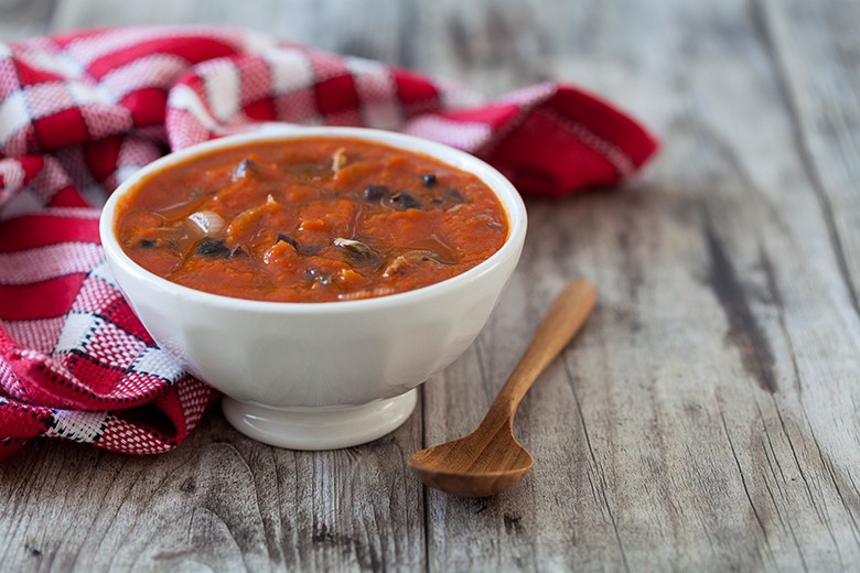 Mikrowellen-Olivensauce mit Champignons