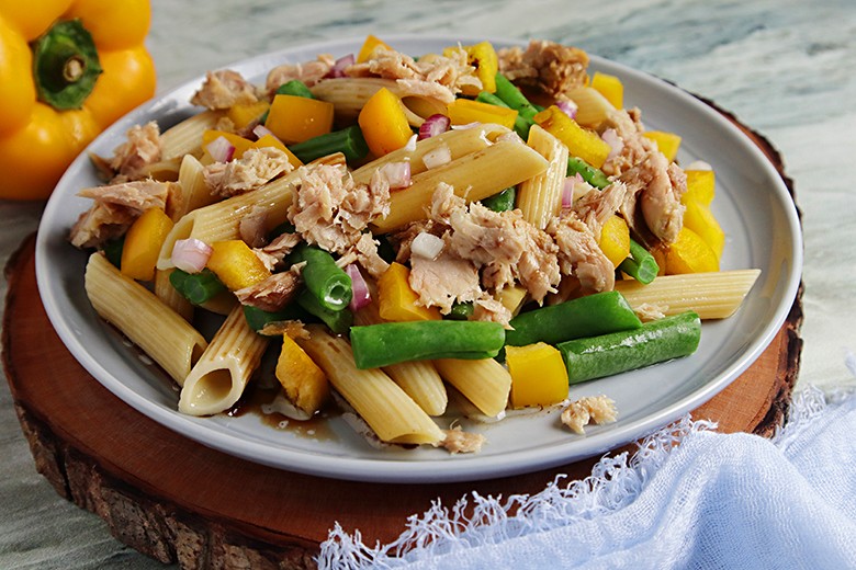 Nudelsalat mit Thunfisch und Bohnen