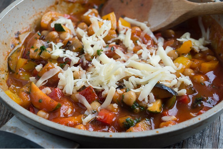 Ratatouille mit geriebenem Feta