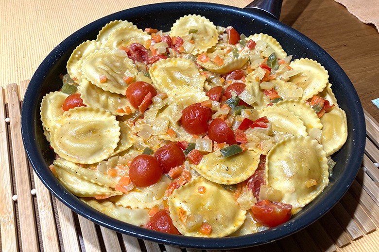 Pasta mit Tomaten und Paprika
