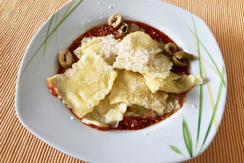 Ravioli in Tomatensauce