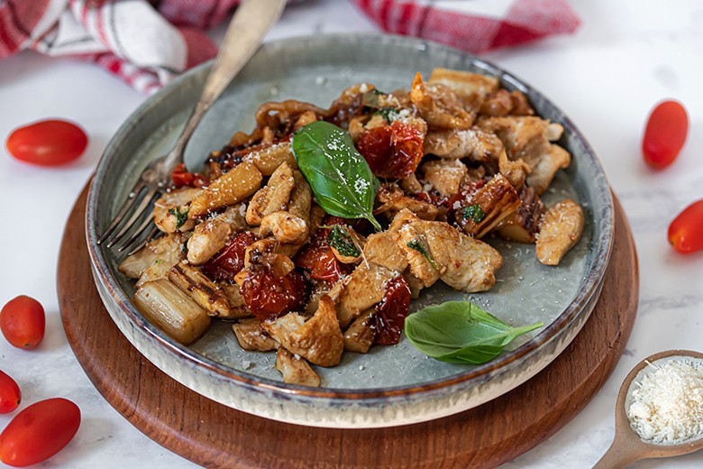 Hähnchenfilet mit Spargelgemüse