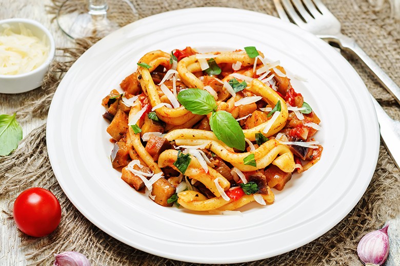 Auberginen-Tomaten-Basilikum-Pasta