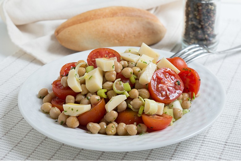 Tomaten-Kichererbsen-Salat