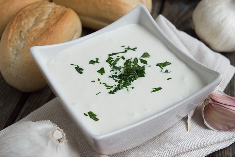 Knoblauch-Joghurt-Sauce