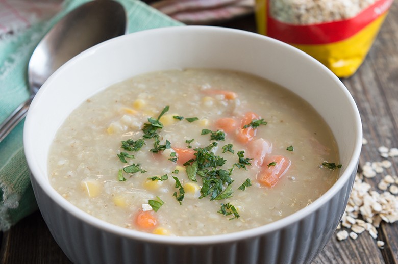 Haferflockensuppe mit Gemüse