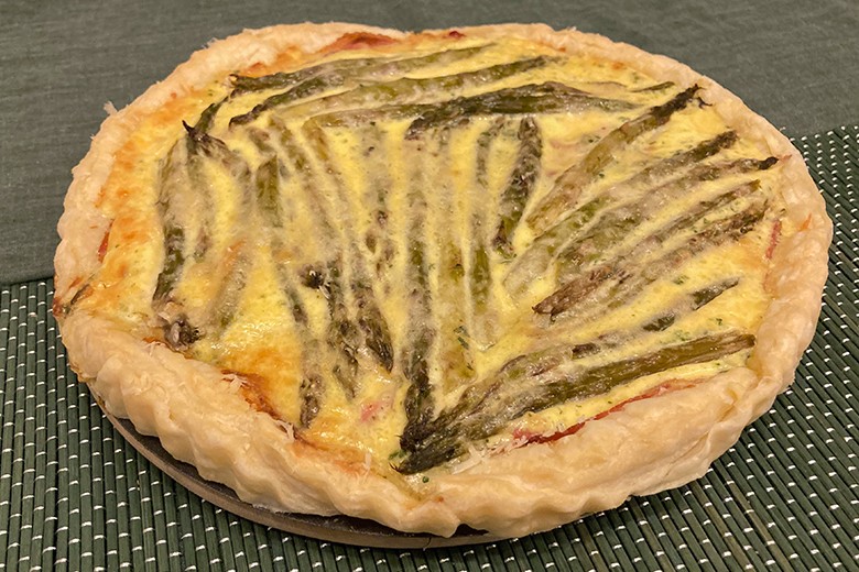 Spargeltarte mit Schinken