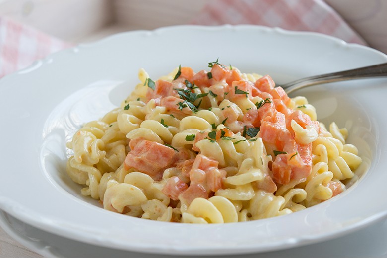 Nudeln mit Möhren-Frischkäse-Sauce