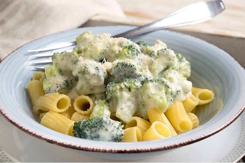 Brokkoli-Pasta mit Sauce Hollandaise