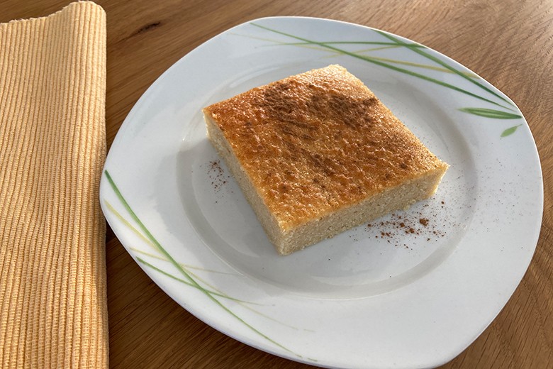Saftiger Apfelmuskuchen