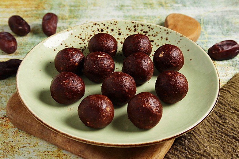 Energyballs mit Nüssen und Marzipan