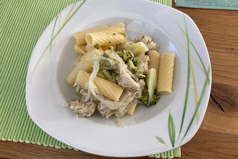 Hähnchen-Brokkoli-Pfanne