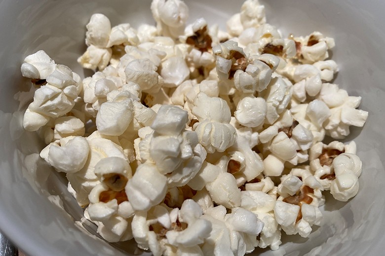 Selbstgemachtes Popcorn aus dem Topf