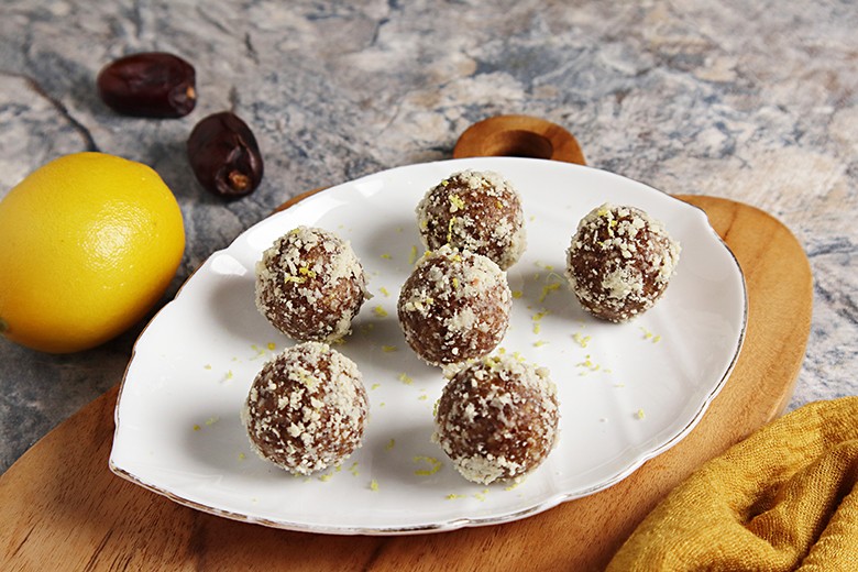 Zitronen-Energyballs