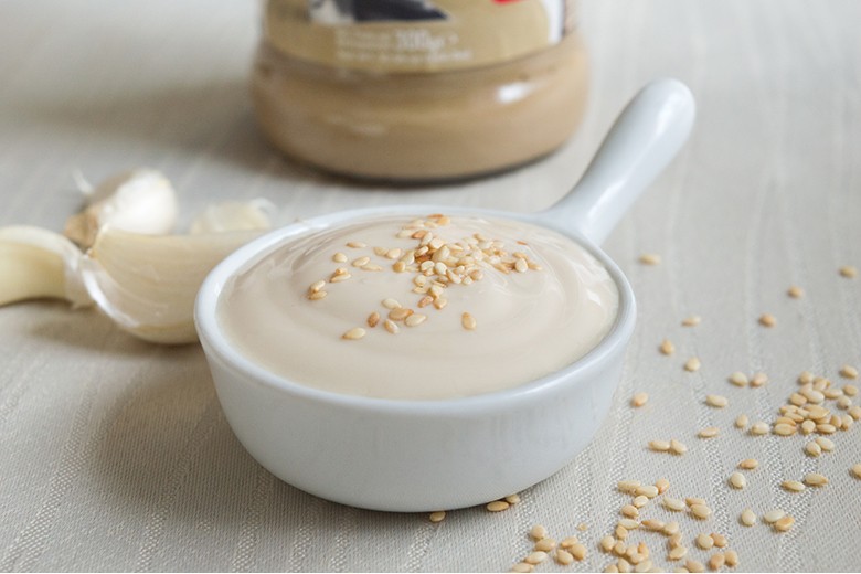 Knoblauch-Sesam-Dip