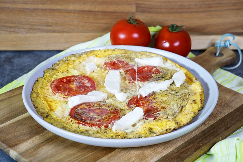 Omelett mit Tomate und Mozzarella