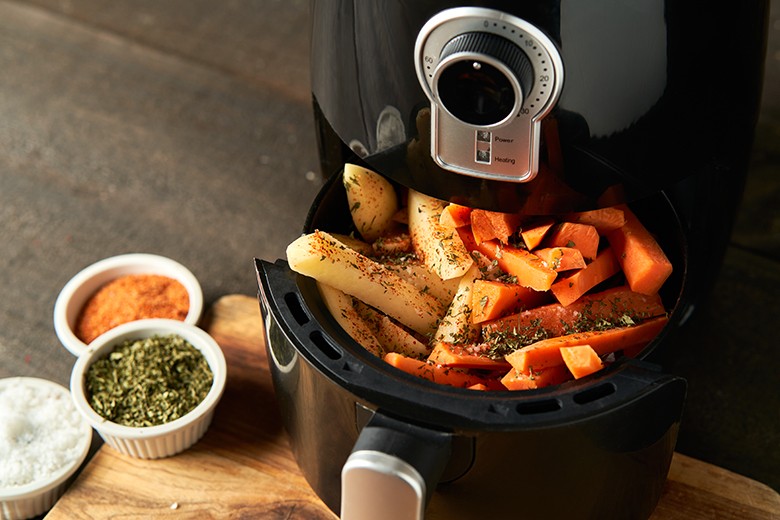 Zweierlei Pommes aus dem Airfryer