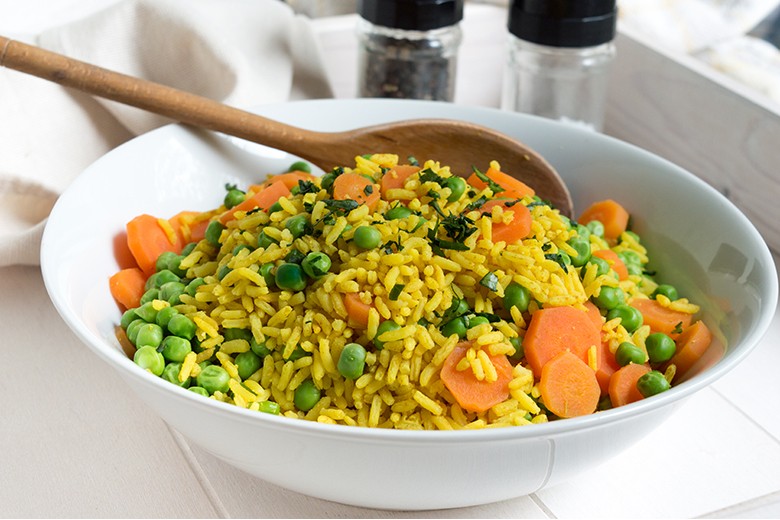Curryreis mit Erbsen und Möhren