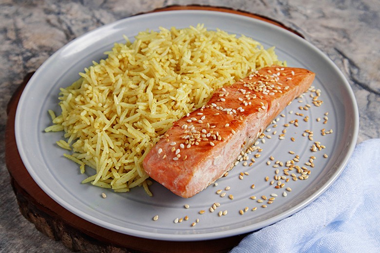 Lachs mit Curryreis