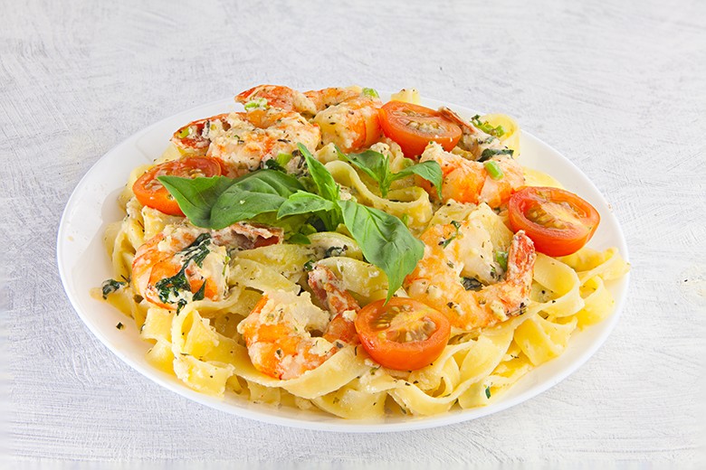 Nudeln mit Spinat und Knoblauchgarnelen