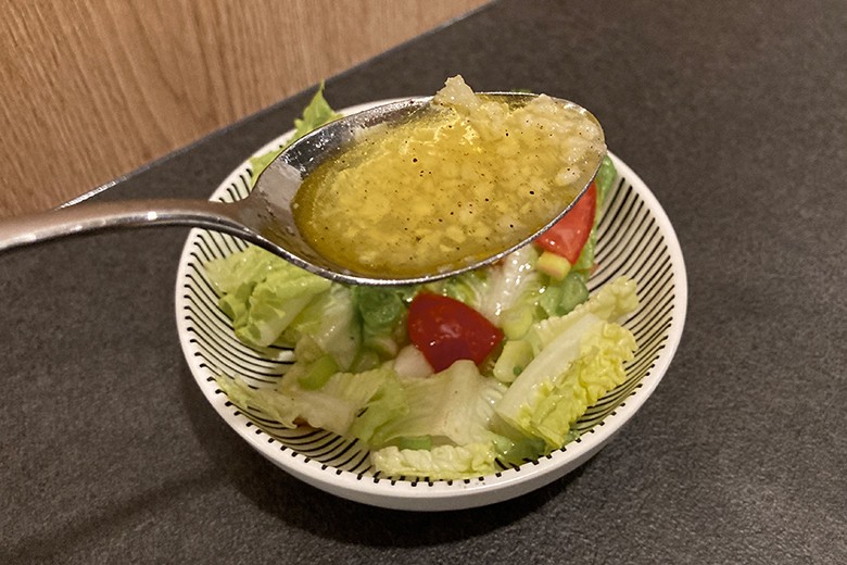 Essig-Öl-Dressing mit Knoblauch