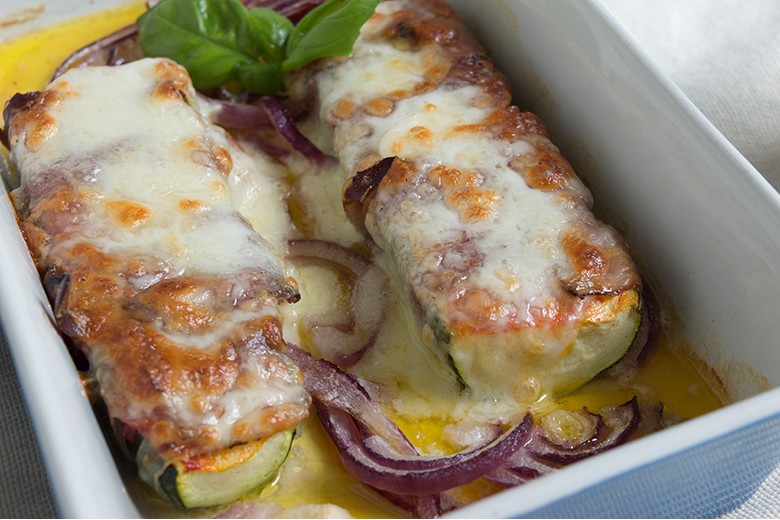 Käse-Zucchini im Speckmantel