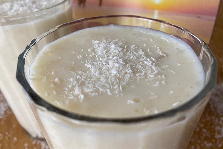 Tropische Buttermilchcocktails