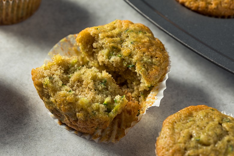 Zucchini-Muffins mit Kokos