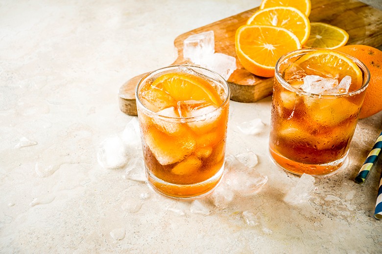 Kaffee mit Orangensaft