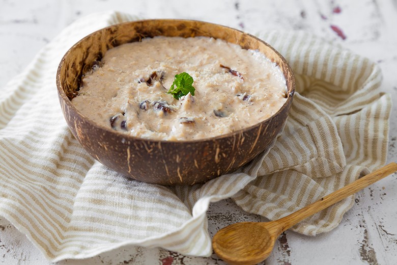 Milchreis mit Kokos und Datteln